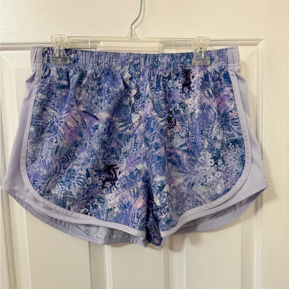 Nike Shorts - Picture 3 of 4